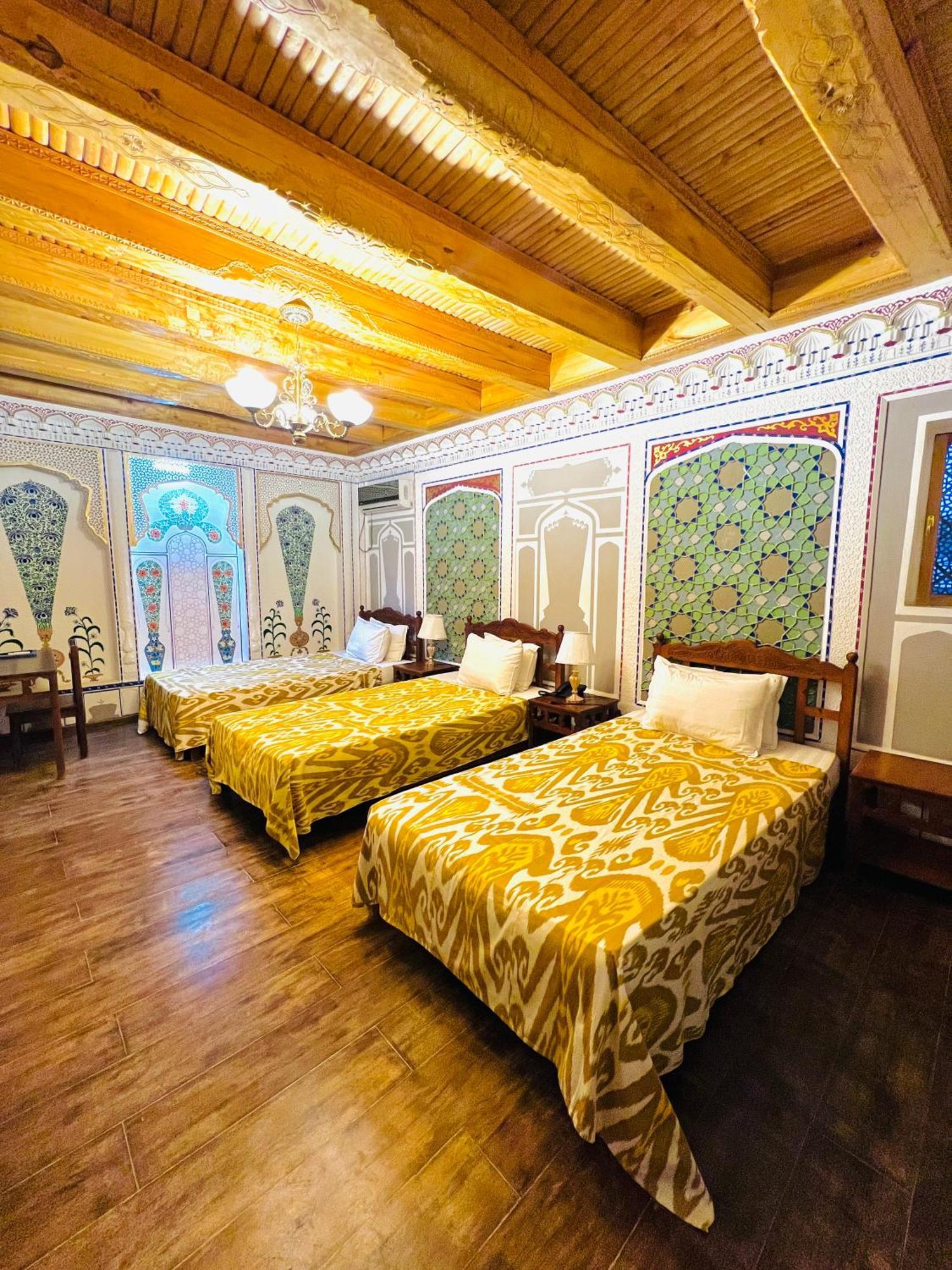 Komil Bukhara Boutique Hotel Ngoại thất bức ảnh
