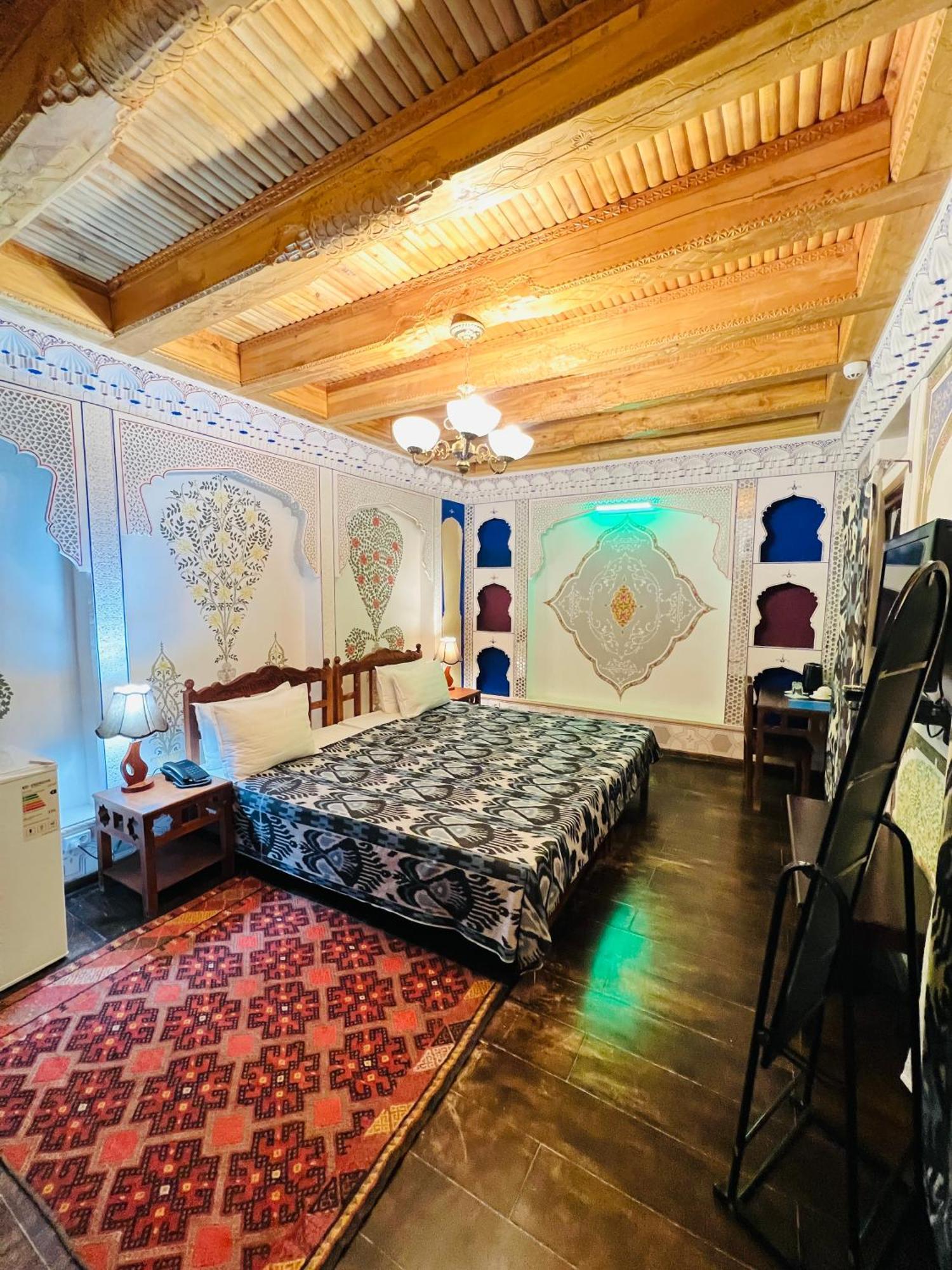 Komil Bukhara Boutique Hotel Ngoại thất bức ảnh