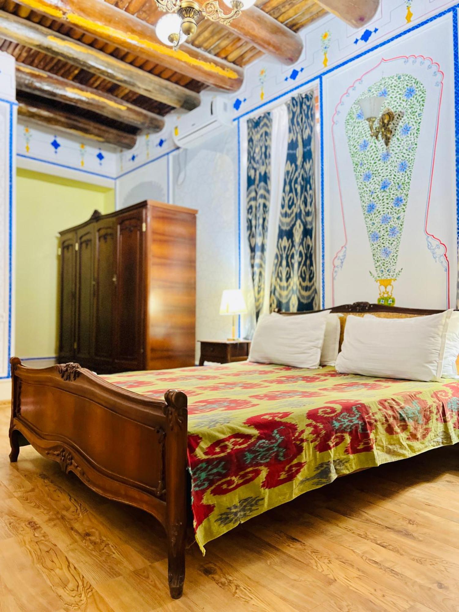 Komil Bukhara Boutique Hotel Ngoại thất bức ảnh