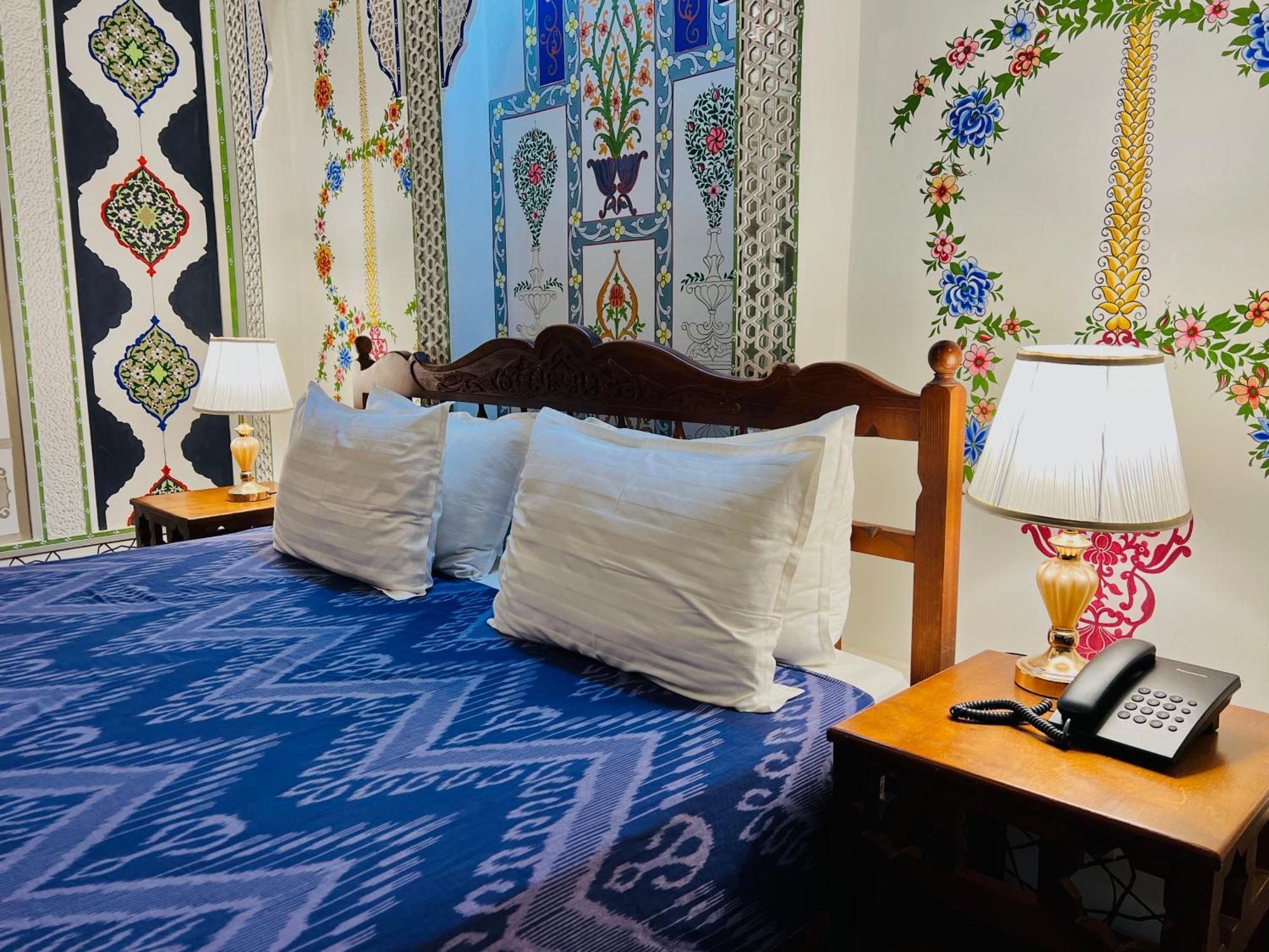 Komil Bukhara Boutique Hotel Ngoại thất bức ảnh
