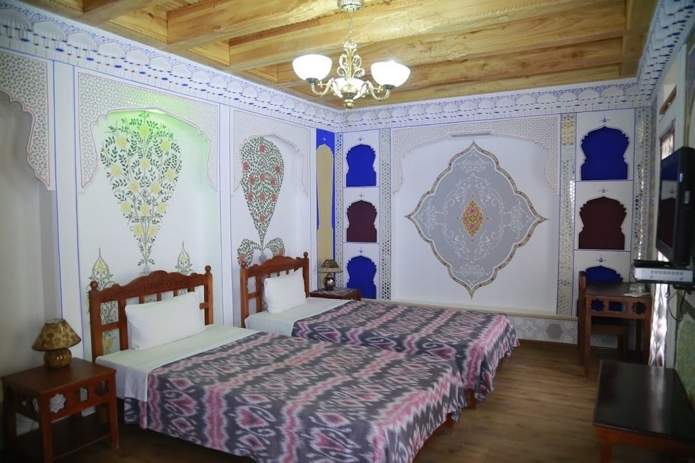Komil Bukhara Boutique Hotel Ngoại thất bức ảnh